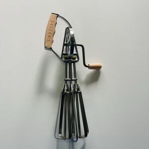 VTG Maynard Hand Mixer Egg Beater PINK Handle Retro Kitchen Excellent Nostalgia